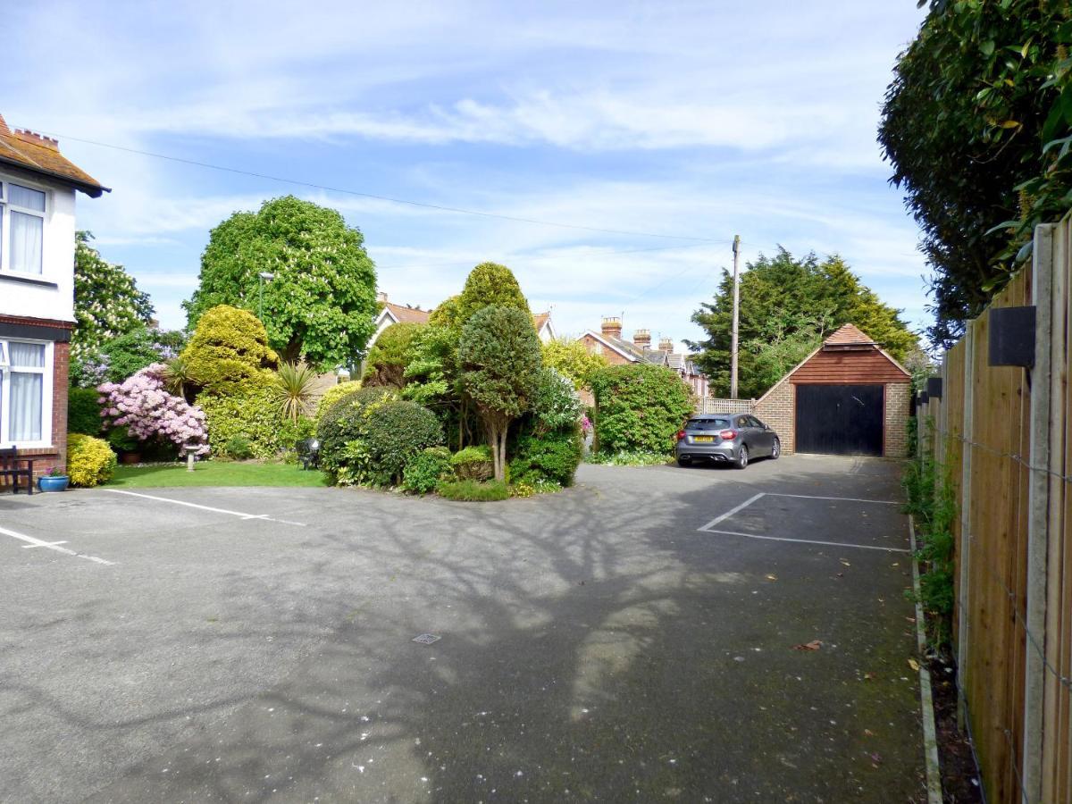 Kenmore Guest House Rustington Exterior foto
